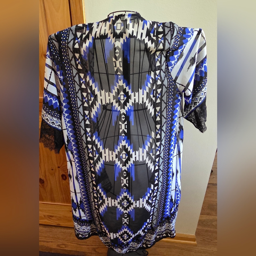 Women’s Ruana Wrap Shawl Coverup Blue Black Southwestern Aztec Tribal Print XS
